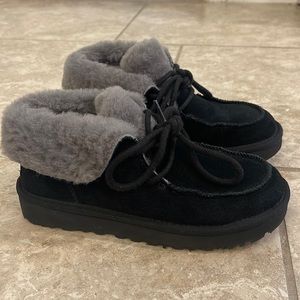 Black Uggs